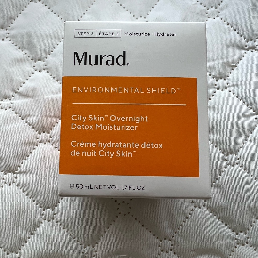 Detoxify and revitalize skin overnight